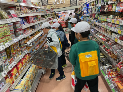 3年1組_社会_味戸綾音_ヨークベニマル見学_21