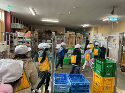 3年1組_社会_味戸綾音_ヨークベニマル見学_53