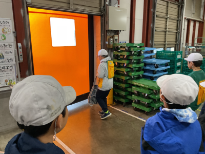 3年1組_社会_味戸綾音_ヨークベニマル見学_129