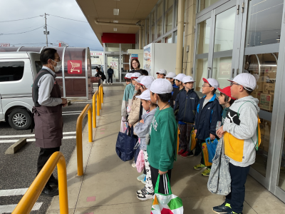 3年1組_社会_味戸綾音_ヨークベニマル見学_210