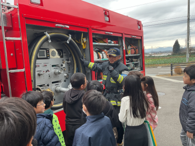 3年1組_社会_味戸綾音_消防署見学_28
